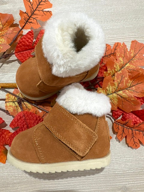 STIVALE IN PELLE CON STRAPPO