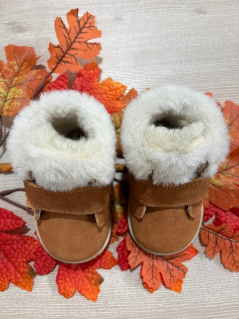 STIVALE IN PELLE CON STRAPPO